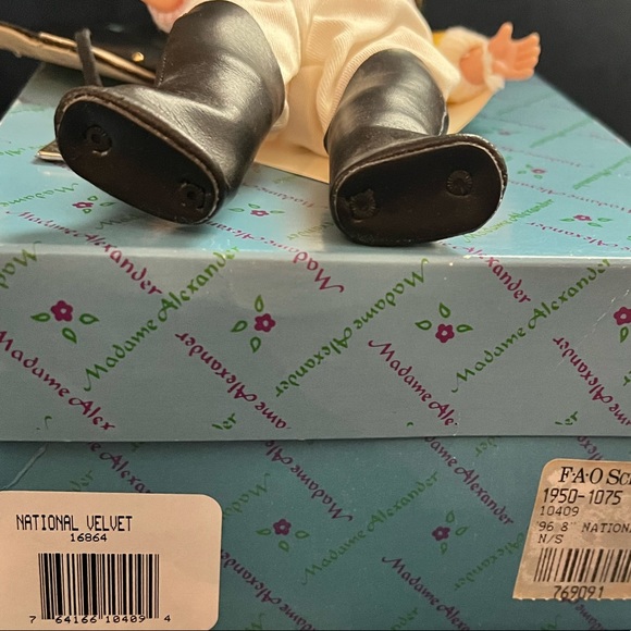 NIB VINTAGE NATIONAL VELVET ELIZABETH TAYLOR MOVIE MADAME ALEXANDER 8 INCH DOLL - Picture 8 of 10